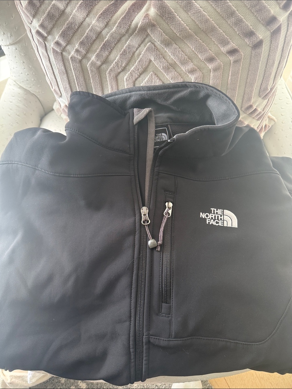 The North Face Black Men’s Lightweight Softshell Jacket